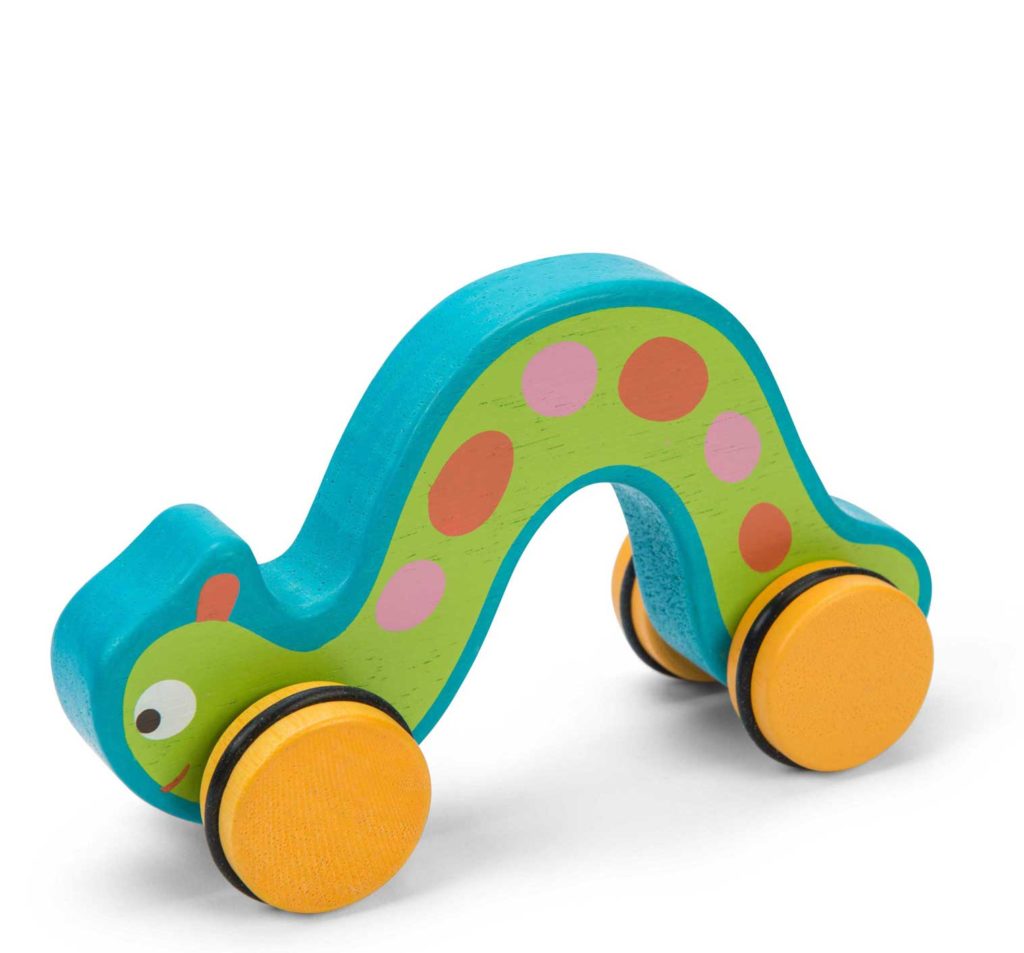 Húsenica na kolesách hračka